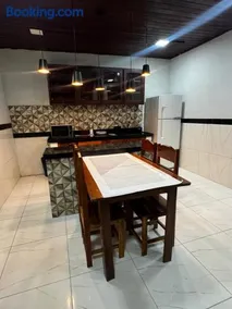 Casa Aconchegante e Bem Localizada - Image 1