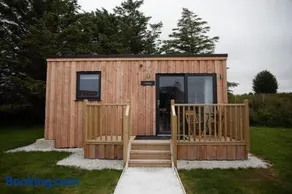 House Of Juniper - The Cabins - Image 3