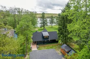Modern Stunning Private Flat Lakefront - Image 2