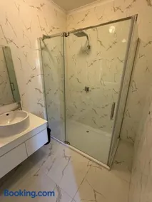 1 Bedroom House - Image 1