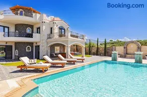 Atlantis Luxe Villa - Image 3