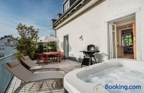 Schloss am Bodensee I Private Sauna & Whirlpool - Image 1