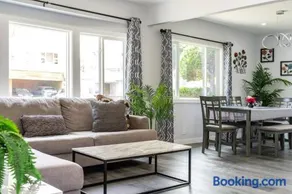 Adorable 2BR-2BA House with EV & Free Parking and Family Friendly in Los Angeles - Image 4