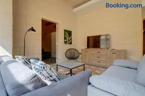 Exclusive Valletta Apart with Historic Charm by Buena Vista - Image 2
