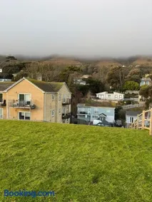 Cosy, Sleeps 5, Bathroom, Parking, Beautiful Beach Coast Sunset Ventnor 22RP - Image 5