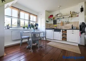 Idyllisch en knus huisje met prachtige veranda. - Image 3