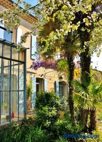 Maison Saint James - Image 1