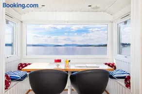 Beach house in Oslo - Image 2