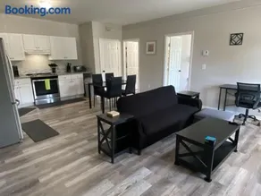 Private Apartment in Southbury 105 - Image 4