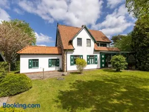 Ferienhaus-Ruegenbrise-mit-Seeblick-und-5-Baedern - Image 2