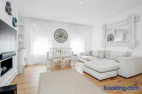 The white home near Kensington high st - Image 2