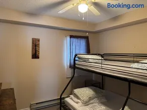 Waterfront Cottage Near Toronto Private Dock, Water Crafts, BBQ Wi-Fi - Sleeps 4 - Image 3