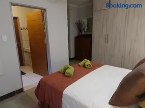 Heavenly Hideaway Accommodation - Image 5