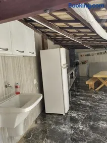 Casa grande com 3 suítes, piscina e área gourmet com churrasqueira - Image 5
