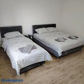 Elena Airport Apartments - Image 5