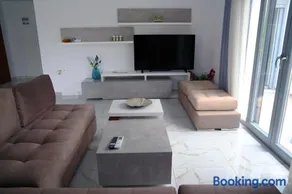 Newly Built Villa, Chora Pythagoreio - Image 5