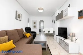 Playa del Pinet Apartment - Image 1