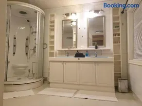 Holiday Home - Image 2