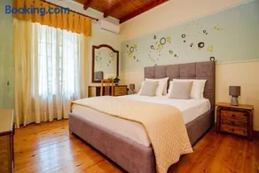 Eleas Gi Villa - Image 1