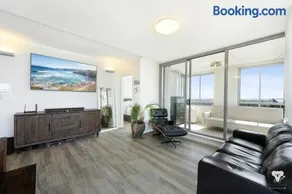 KozyGuru | Bondi Junction | Stylish Urban Nest - Image 1