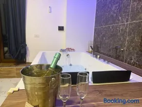 Castle View Rooms - Suites & Rooms - Free Parking - Image 2