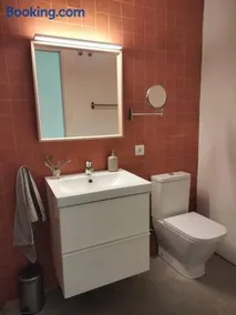 Casa de diseño con piscina en Girona. - Image 2