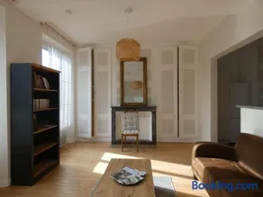 Maison de caractère avec jardin clos, idéale pour familles, proche sentiers de randonnée - Image 1