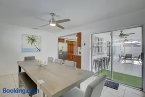 4BR Villa Poolside escape Lush garden views - Image 3