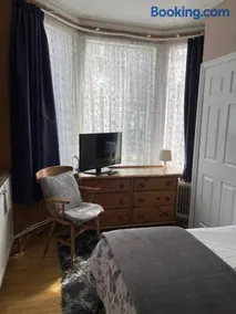 ROOM with SHOWER, TOILET and KITCHENETTE - Image 2