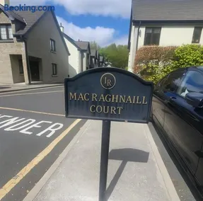 Lough Rinn - Mac Raghnaill Court - Image 2