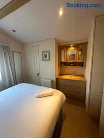 56 Main Park Caravan Hire Lillardsedge Holiday Park Jedburgh - Image 2