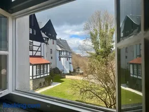 Kavaliershaus neben Schloss Rauenstein - Image 5
