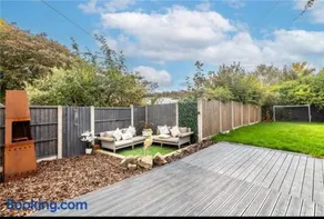Telford Family 3 Bedroom Retreat - Image 4