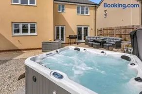 4 Bed in Westward Ho oc-c32044 - Image 3