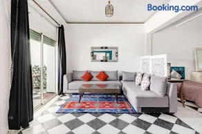 Seaside apartment ,Garden Level with Stunning Ocean View - Image 5