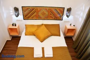 Puerta Real Apartamentos - Image 2