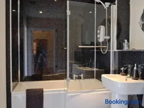 The Penthouse- The Kingsley Collection - Image 1