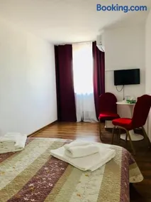 La Olaru - Image 3