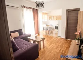 Explore Greece from Comfortable City Centre Apartment - Image 4
