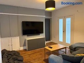 Coast House Cromer - Sleeps 15, hot tub, sea views - Image 5