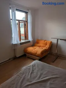 3 bedroom Remote-Work Retreat in 100-Year-Old Villa with Pool, Garden, free Parking - Image 1