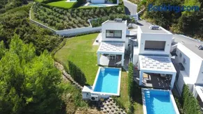 Villa Paradiso - Private Pool, 3 Bdrms, BBQ, Sea View - Image 5