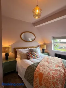 Spacious Forest Row Home by Ashdown Trails - Image 4