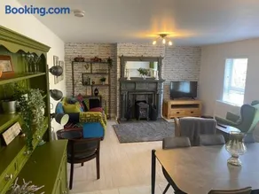 No2 at Rosebank Apartments - Image 2