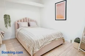 Cozy Oasis perfect for couples & solo travelers - Image 2