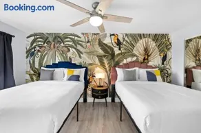 Walk To Coral Gables | SLEEP 8| Free BEACH Package - Image 1