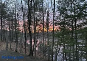 Beautiful cottage in Maberly on Rainbow lake - Image 2