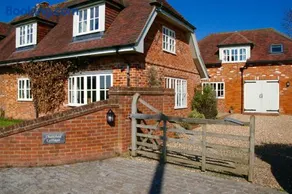 Thatched Cottage - Image 4