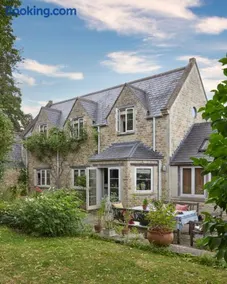 Elegant Cotswold Retreat - Image 2
