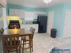 Beachside 1BR Studio Sleeps 4 & Near North Beach - Image 1
